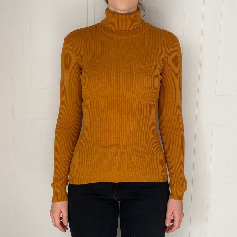 Turtle neck sweater